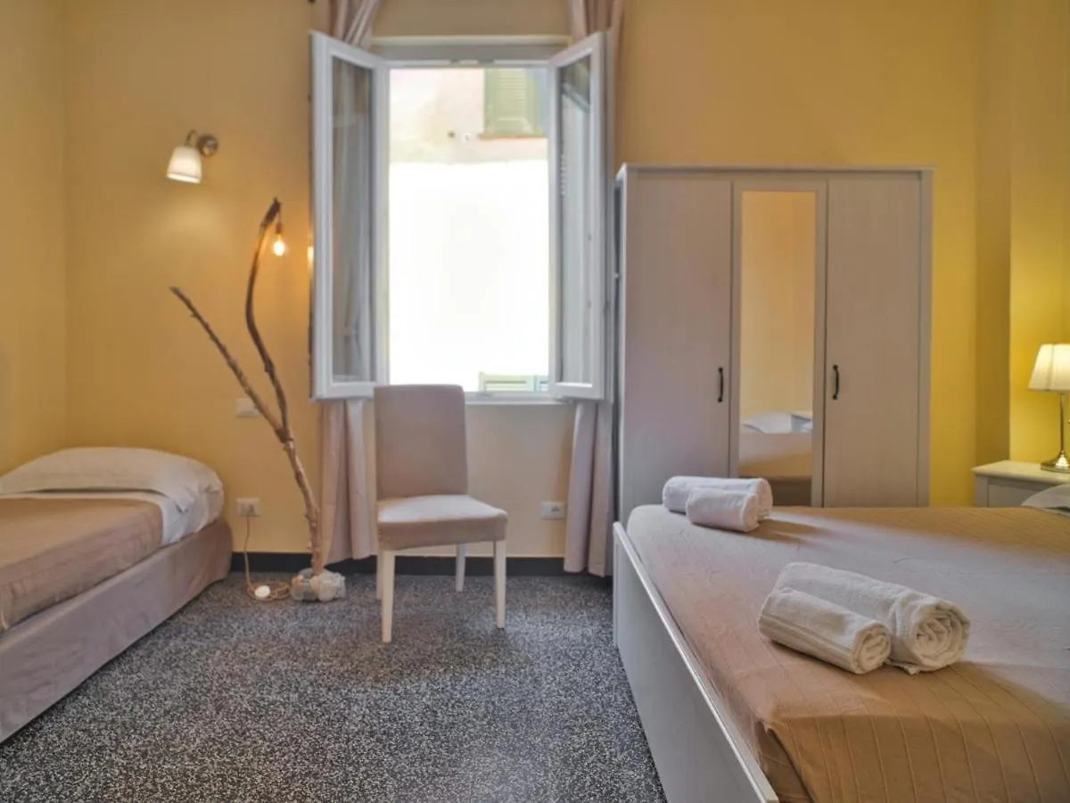 Hotel 2 Passi Dal Mare Finale Ligure Italien