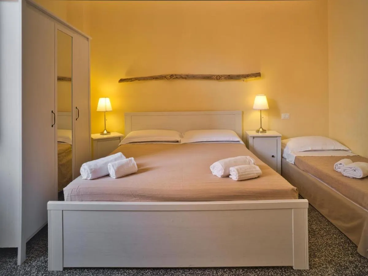 2 Passi Dal Mare Hotell Finale Ligure 0*,